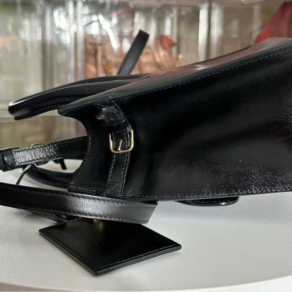 Authentic Balenciaga Black Leather Women's Bag - Picture 4 of 10